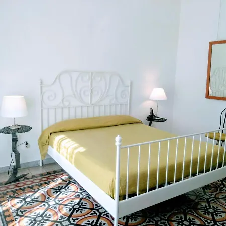 L'atelier Vedi Ai Tuoi Piedi 4*